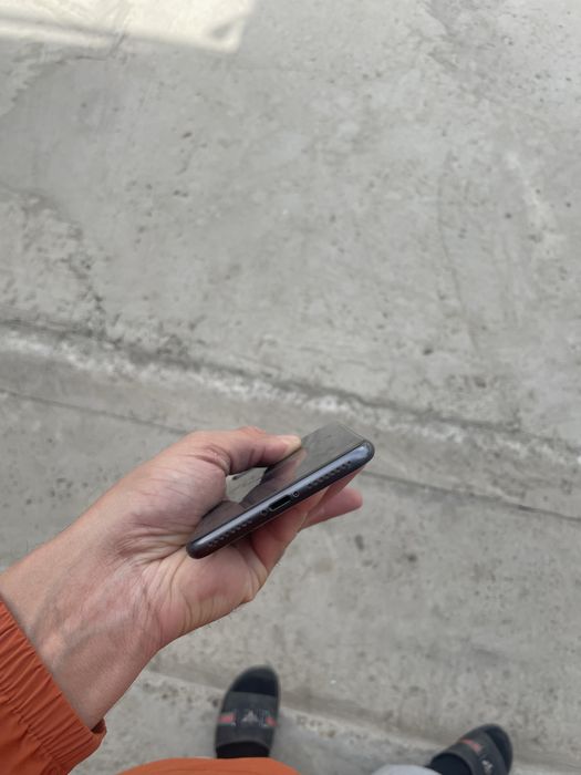 Iphone 8 plus 64gb radnoy