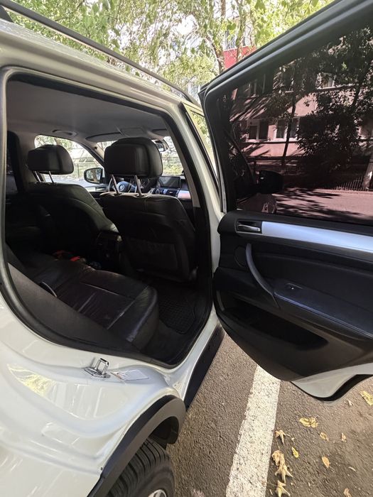 BMW X5 2009 — imagine 10