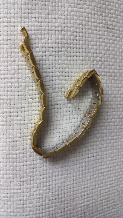 Продам недорого магнитный браслет