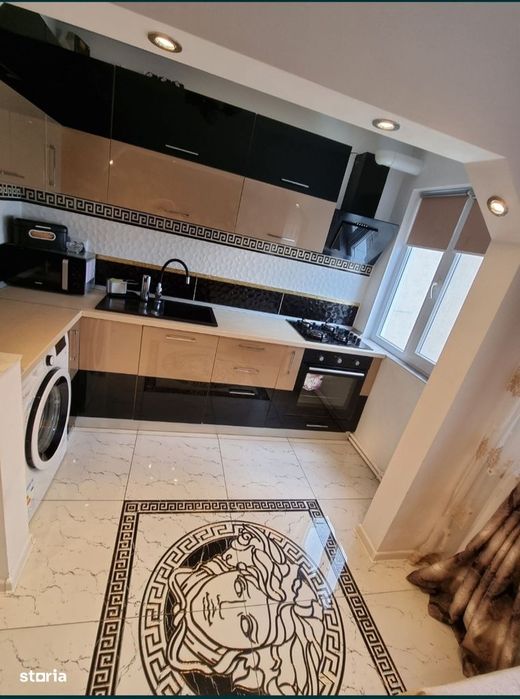 3 camere Profi Rozelor