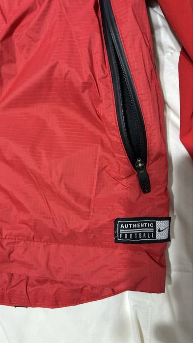 Леко яке ветровка оригинално