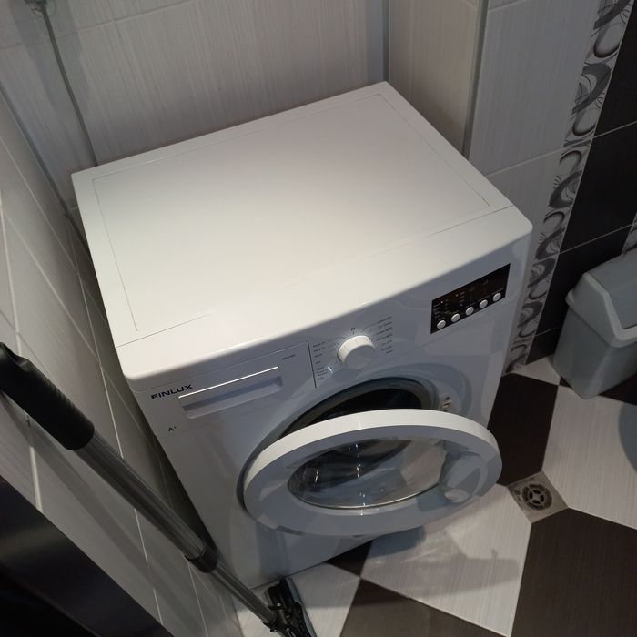 Дава се под наем Двустаен апартамент в Бургас, Център - 76 кв.м за 561 € - Снимка #9