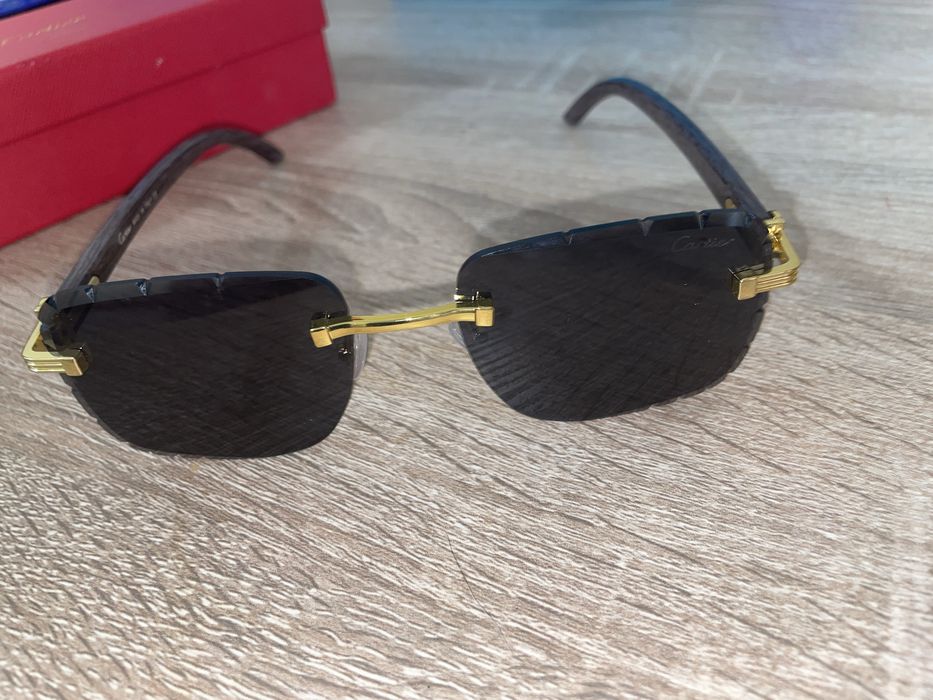 Продавам очила Cartier с дървесен дизайн