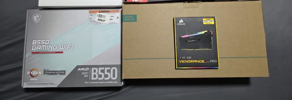 Kit Gaming Ryzen 7 3800X + B550 WiFi + 32GB DDR4 RGB
