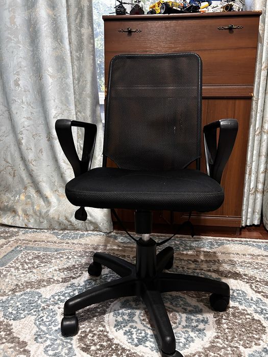 Кресло офисное Б/У продам