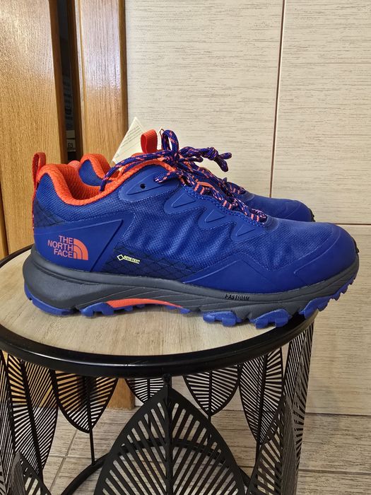 Bocanci munte, drumetie, trekking shoes North Face, marime 38.5