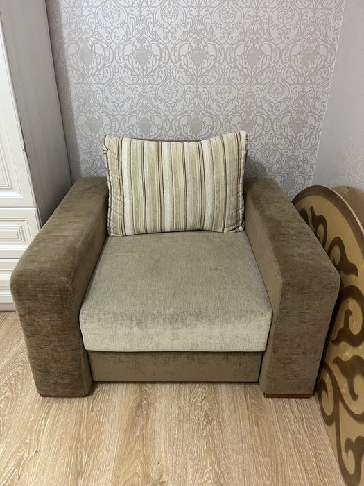 Продам диван и кресло