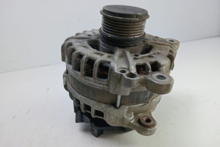 Alternator  03L903024F Volkswagen VW Passat B7