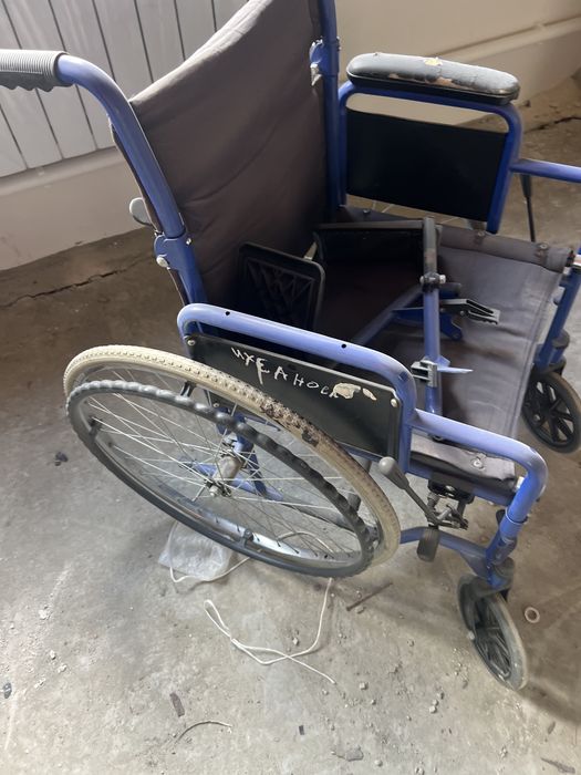 Инвалидная коляска