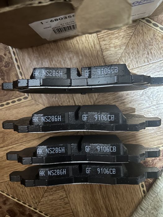 Продам тормозные колодки Митцубиси