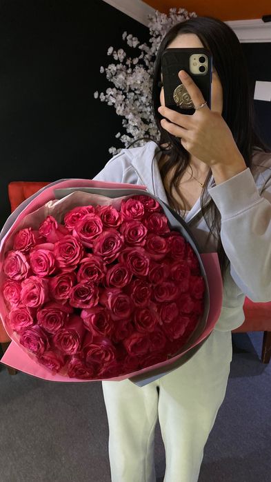 51шт свежие розы