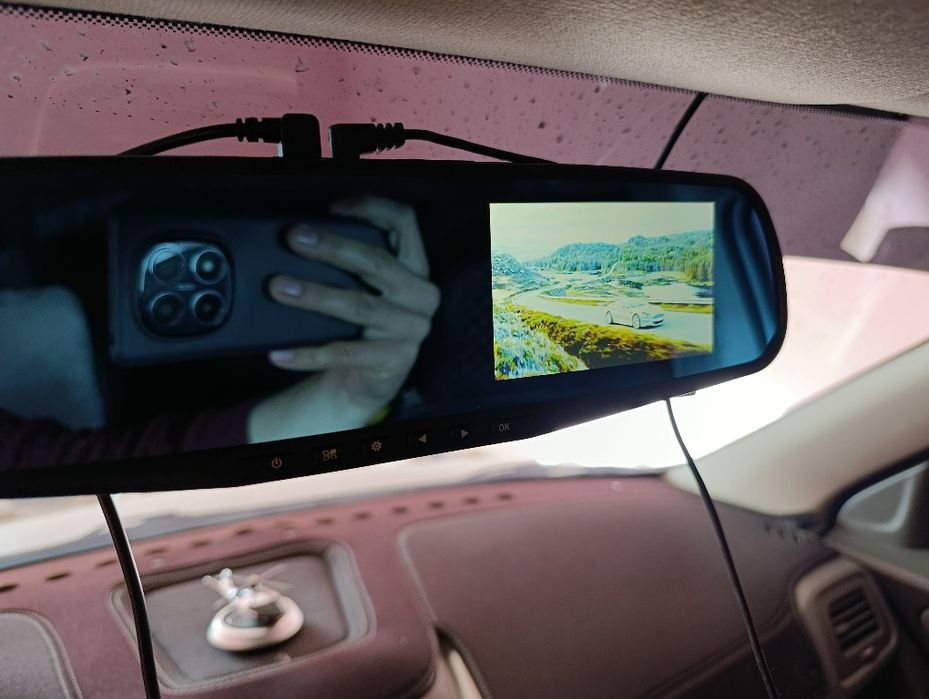 Videregistrator sotiladi srochno