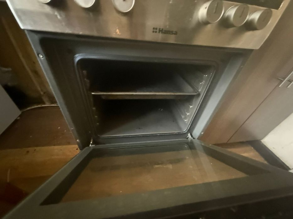 Продам газовую плиту Hansa