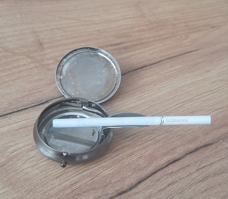 Scrumieră portabilă