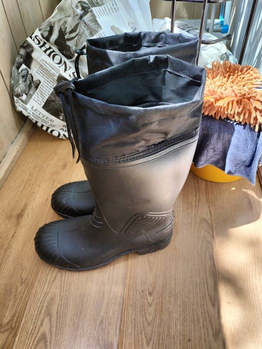 Резиновые сапоги