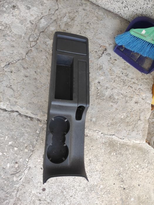 Конзола около ръчна спирачка за VW PASSAT седан (3B3) 1.9 TDI (2000 -