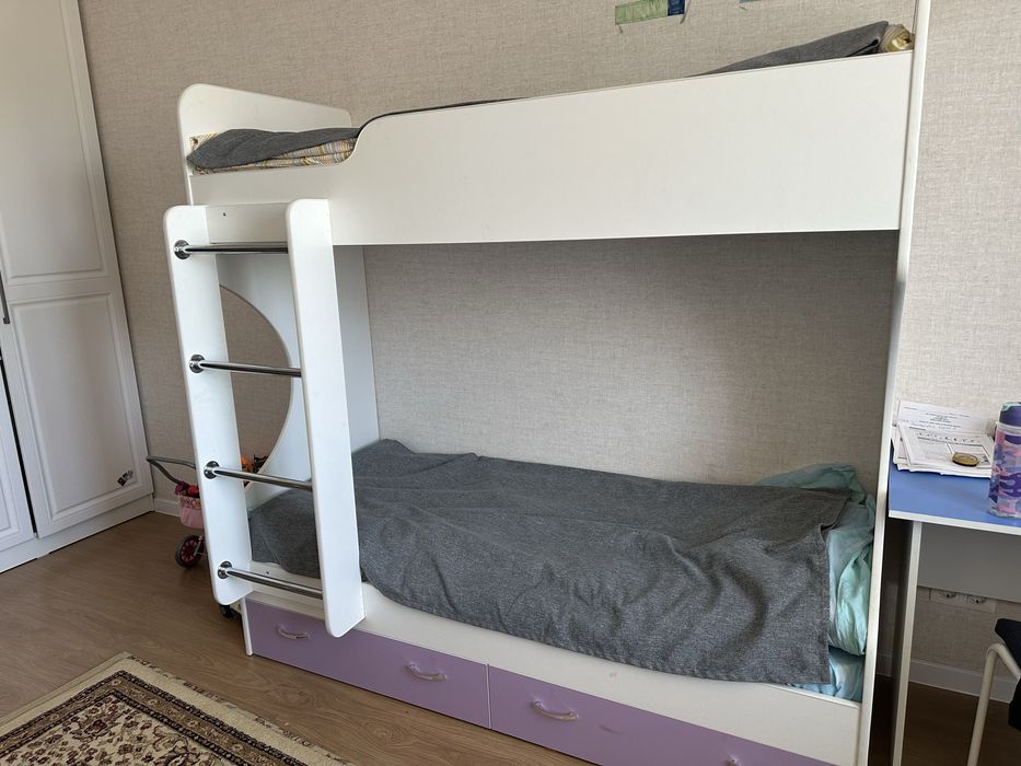 Двухъярусная кровать