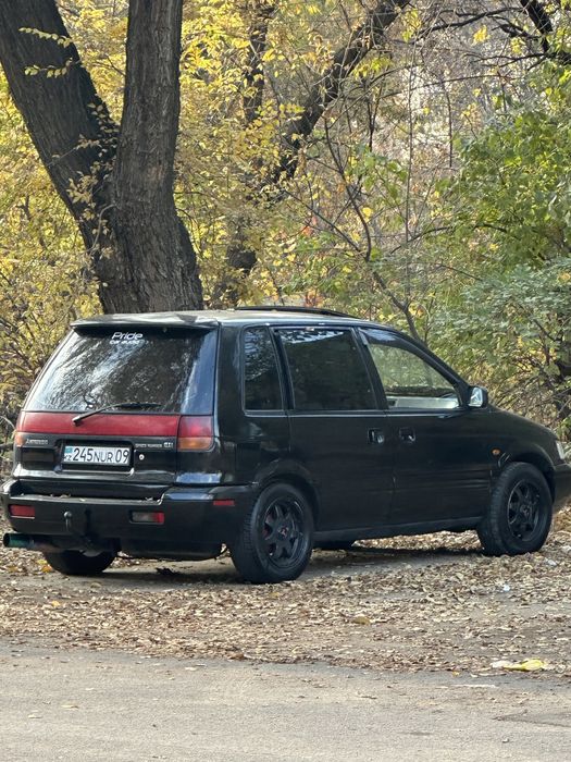 Продам mitsubishi space runner