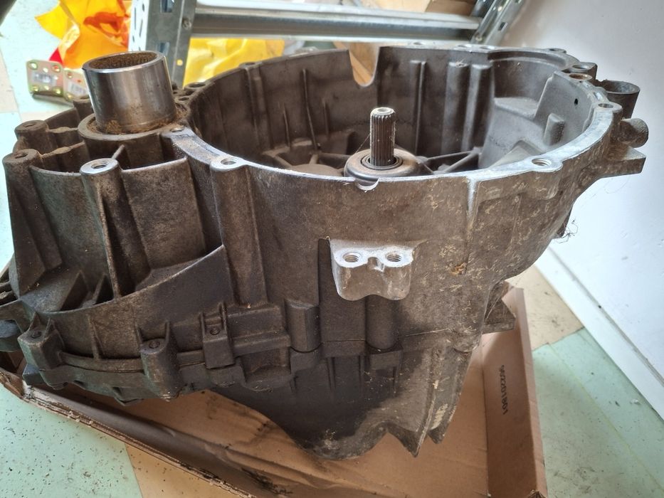 Скоростна кутия за Volvo V70 XC AWD 2000г