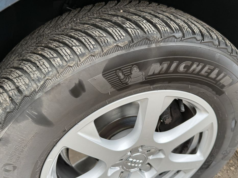 Audi Q5 автоматик бензин.