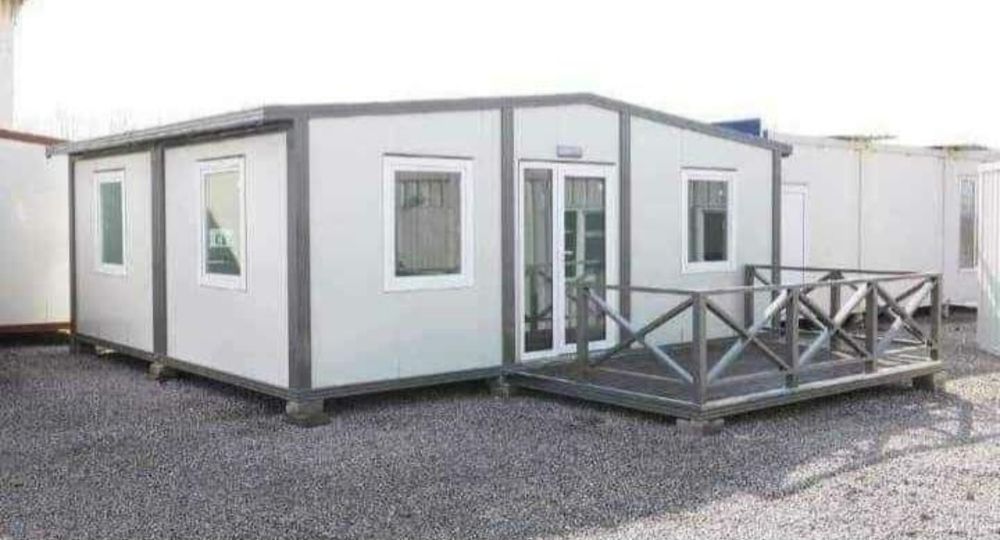 Construim case pe structură metalică învelit cu panouri sandwich este