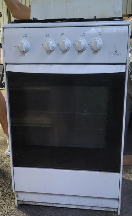 Продам газовую плиту