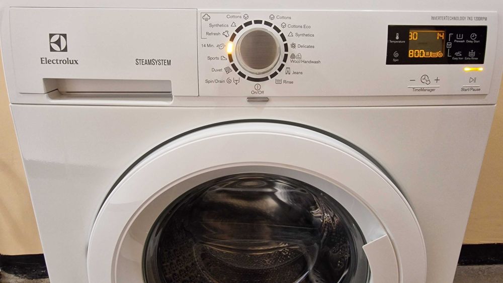 Пералня Electrolux - капацитет 7 kg; центрофуга 1200 оборота в минута