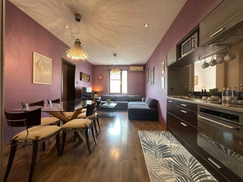 Дава се под наем Тристаен апартамент в София, Център - 95 кв.м за 1195.95 € - Снимка #2