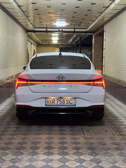 Hyundai elantra 2021