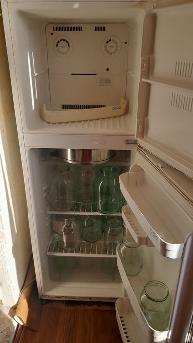 Холодильник LG, бу, в рабочем состоянии