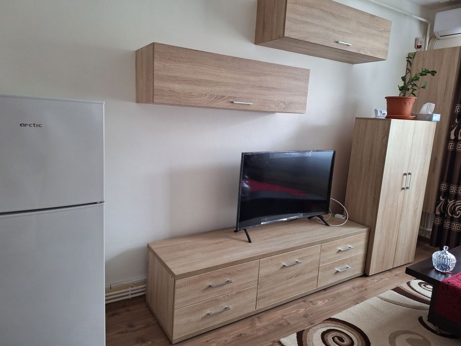 Vând garsonieră in spate la Mall Galați