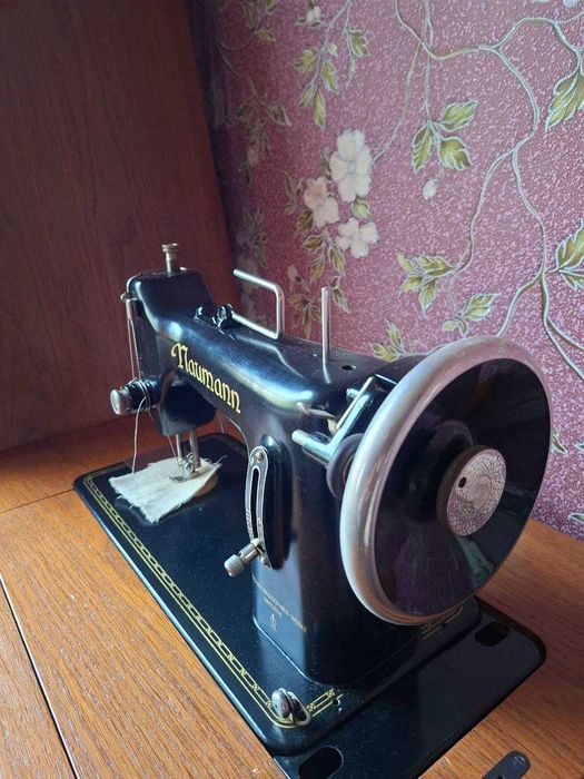 Швейная машина NAUMANN
