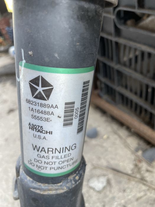 Амортисьор преден ляв,десен GRAND CHEROKEE WK2 11-16