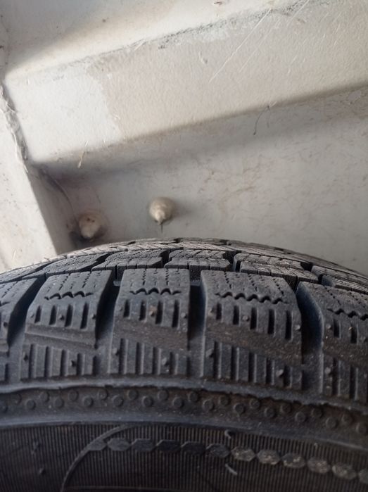 Зимние резины с дисками в отличном состоянии