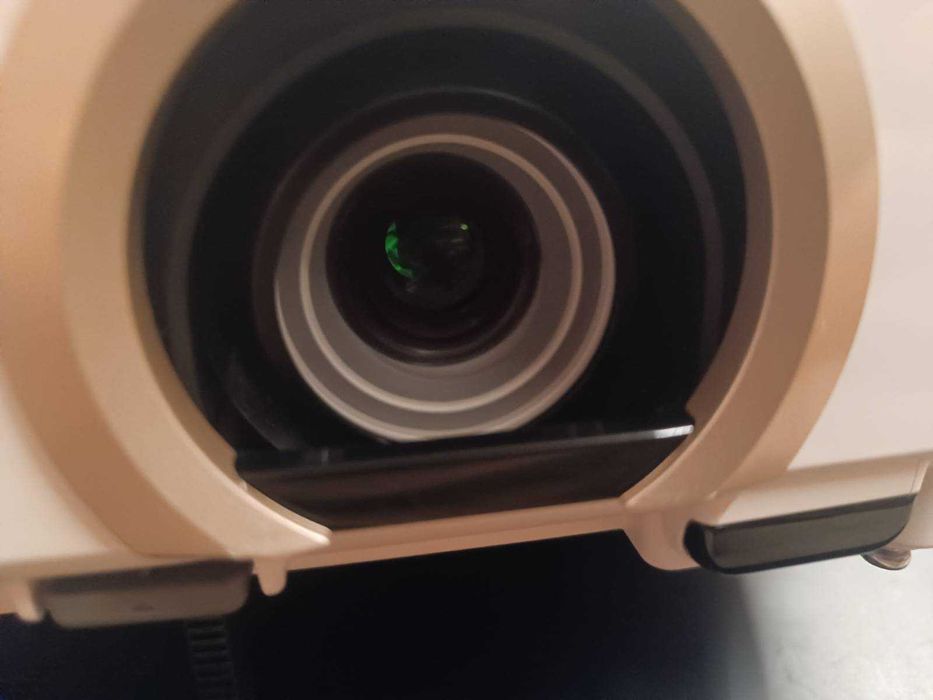 Проектор Epson TW5300 - Домашно кино и Гейминг FULL HD + Екран