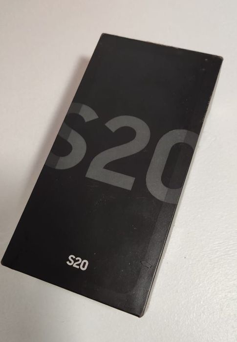 Samsung s20 в отличном состояний