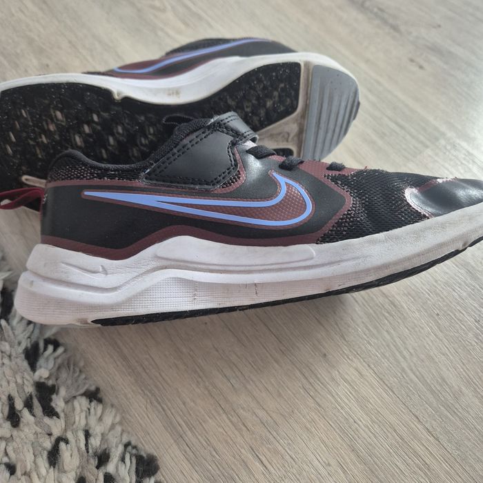 NIKE Маратонки Cosmic Runner