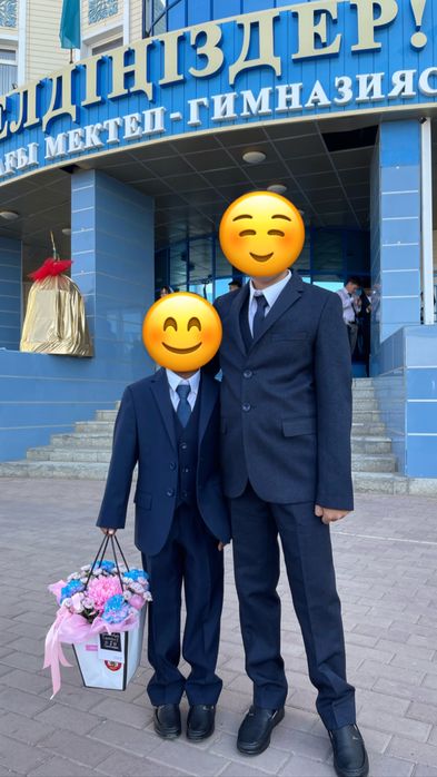 Продам костюм тройку на мальчика