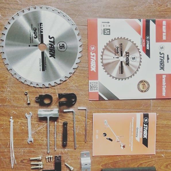 Тример бензиновый