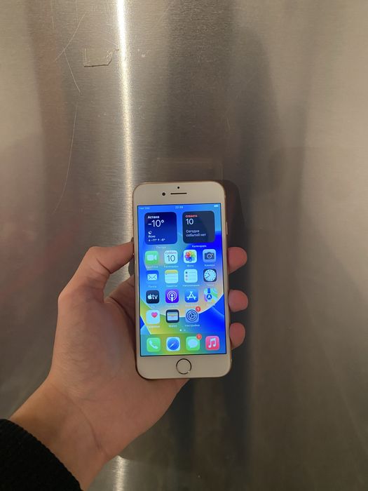 Продам срочно iPhone 8 64GB