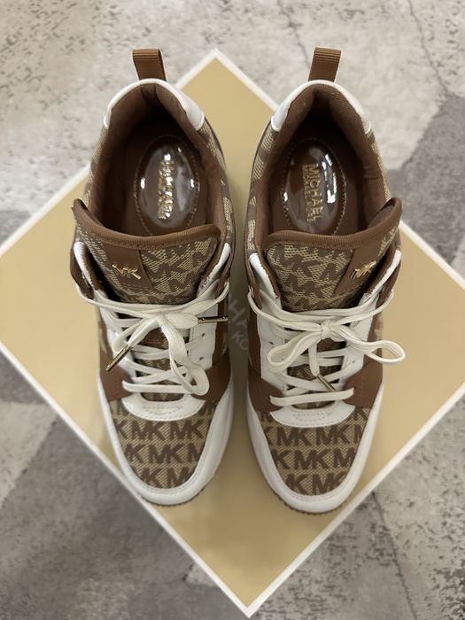 Маратонки- Michael Kors