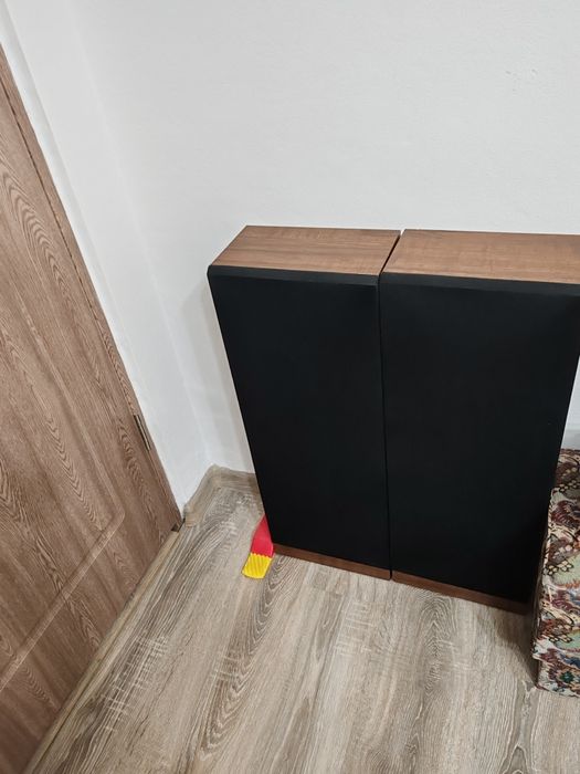 1 pikup  Ziphona,si boxe podea