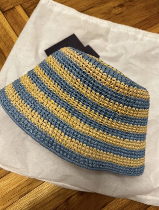 Оригинална шапка Prada