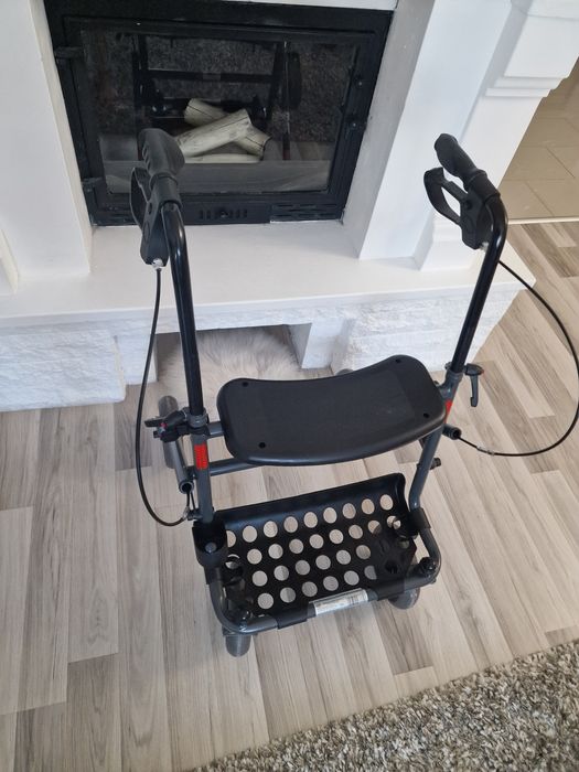 Vând rolator pentru persoane vârstnice sau cu dizabilități