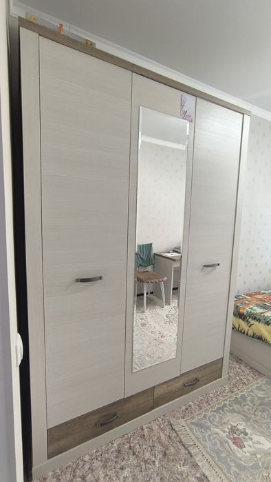 Продам шкаф, кровать, стол