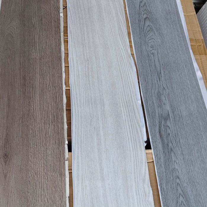 Напольные самоклеющиеся  плитки