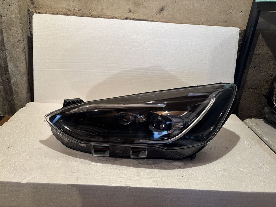 Ляв фар ford focus MK4