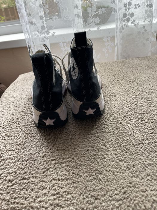 Converse Run Star Hike