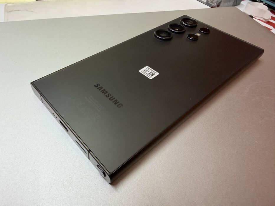 Samsung S24 ULTRA BLACK 512GB като НОВ !