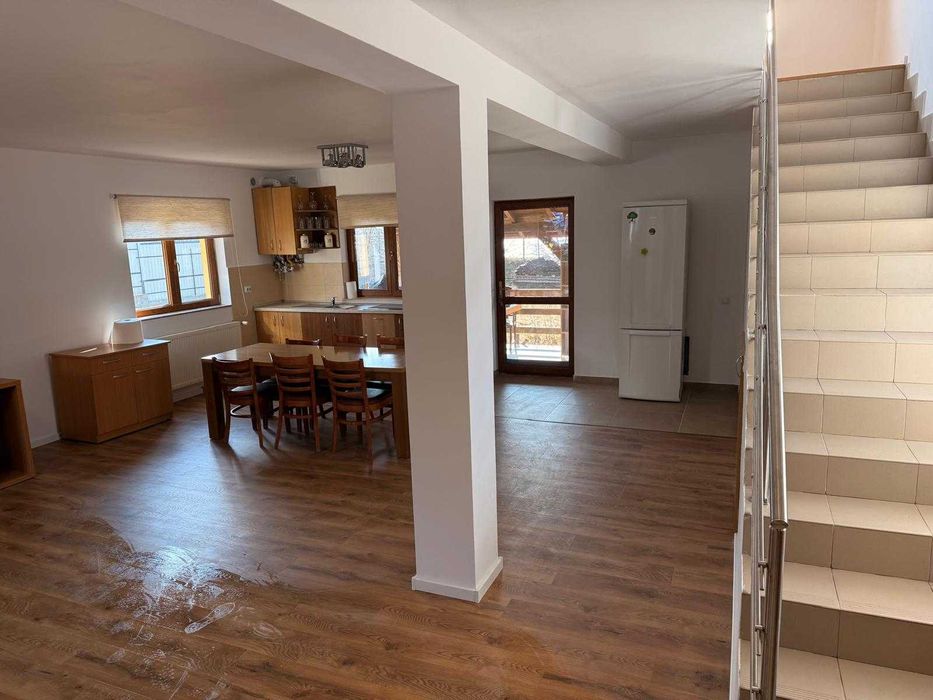 Casă renovată pe malul lacului,Câmpenești 10 km de Cluj, 732 mp teren